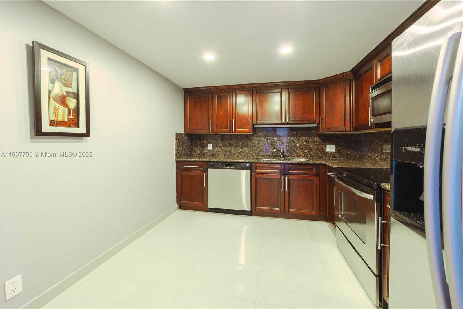 Small Image of 3800 SOUTH OCEAN DR #301, Hollywood Number 3