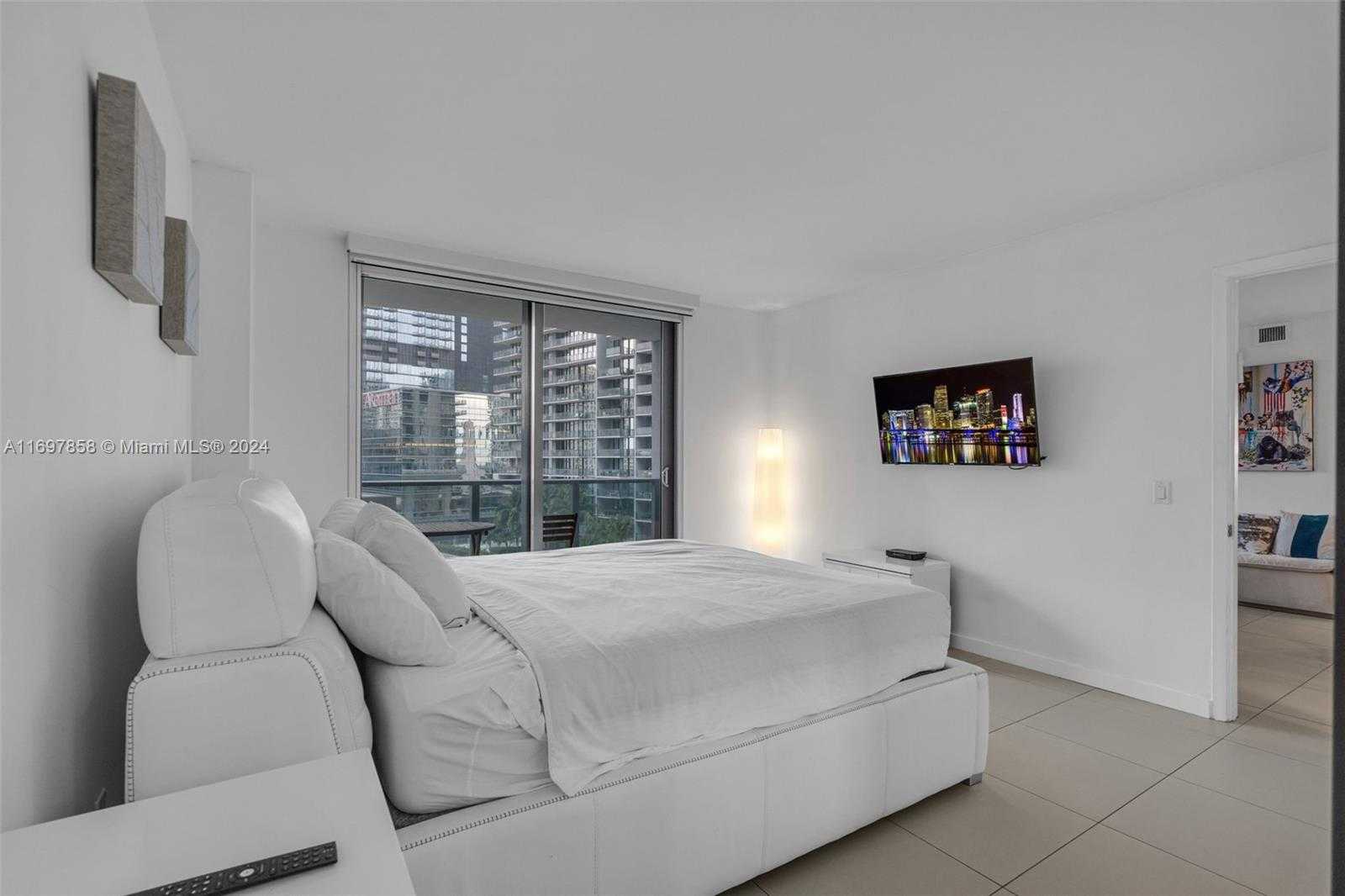 Small Image of 31 SOUTH EAST 6TH ST #1907, Miami Number 18