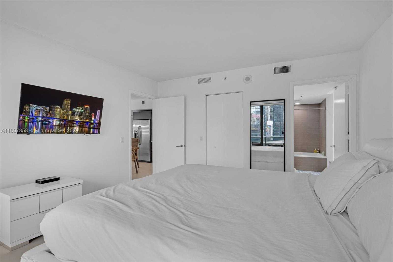 Small Image of 31 SOUTH EAST 6TH ST #1907, Miami Number 19