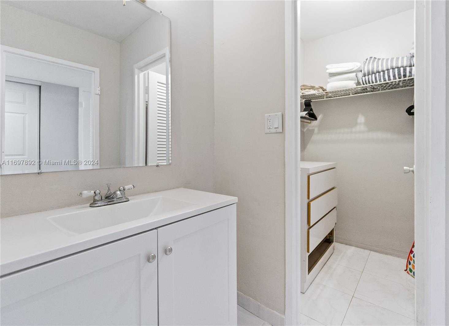 Small Image of 100 LINCOLN RD #1616, Miami Beach Number 11