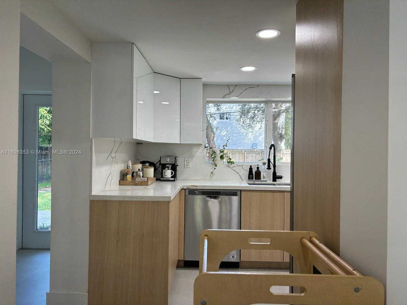 Small Image of 365 NORTH EAST 87TH ST, El Portal Number 20