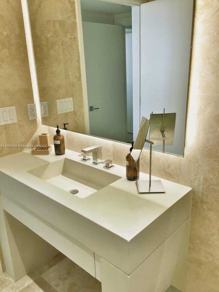 Small Image of 102 24TH ST #1421, Miami Beach Number 28