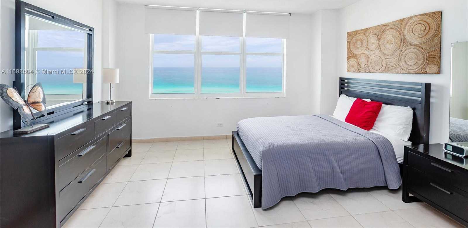 Small Image of 5601 COLLINS AVE #1710, Miami Beach Number 21