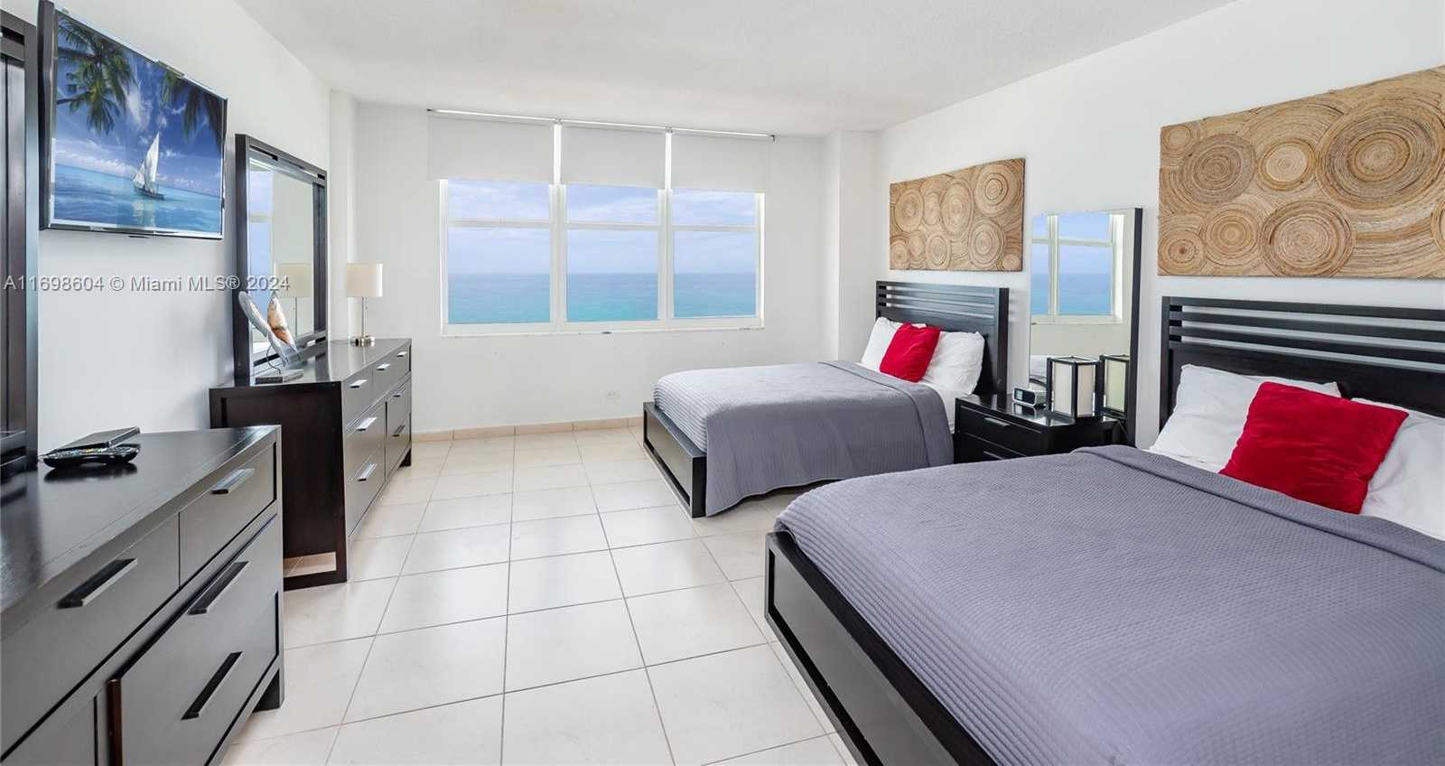 Small Image of 5601 COLLINS AVE #1710, Miami Beach Number 22