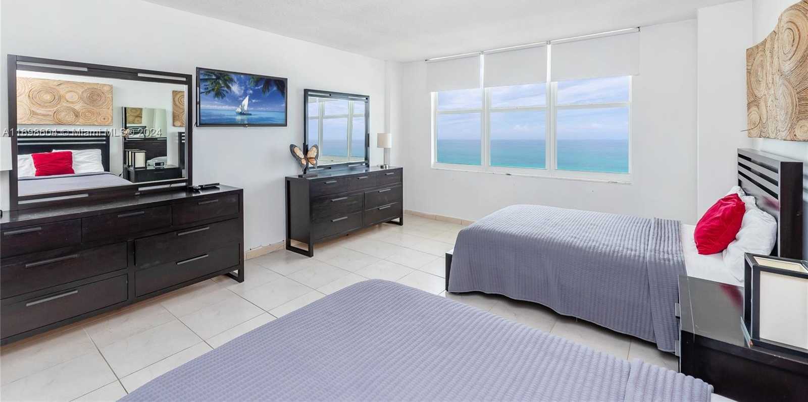 Small Image of 5601 COLLINS AVE #1710, Miami Beach Number 23