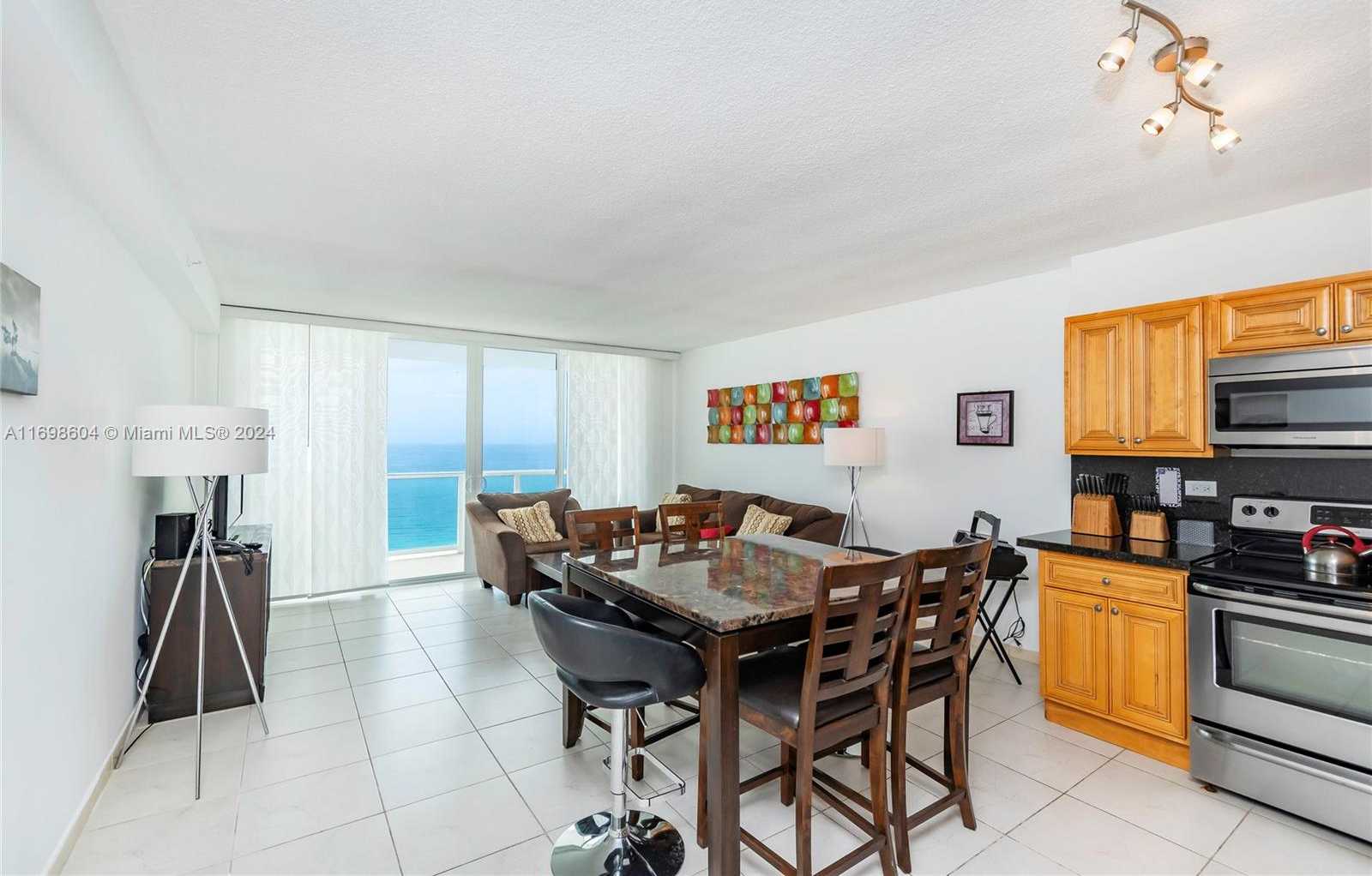 Small Image of 5601 COLLINS AVE #1710, Miami Beach Number 3