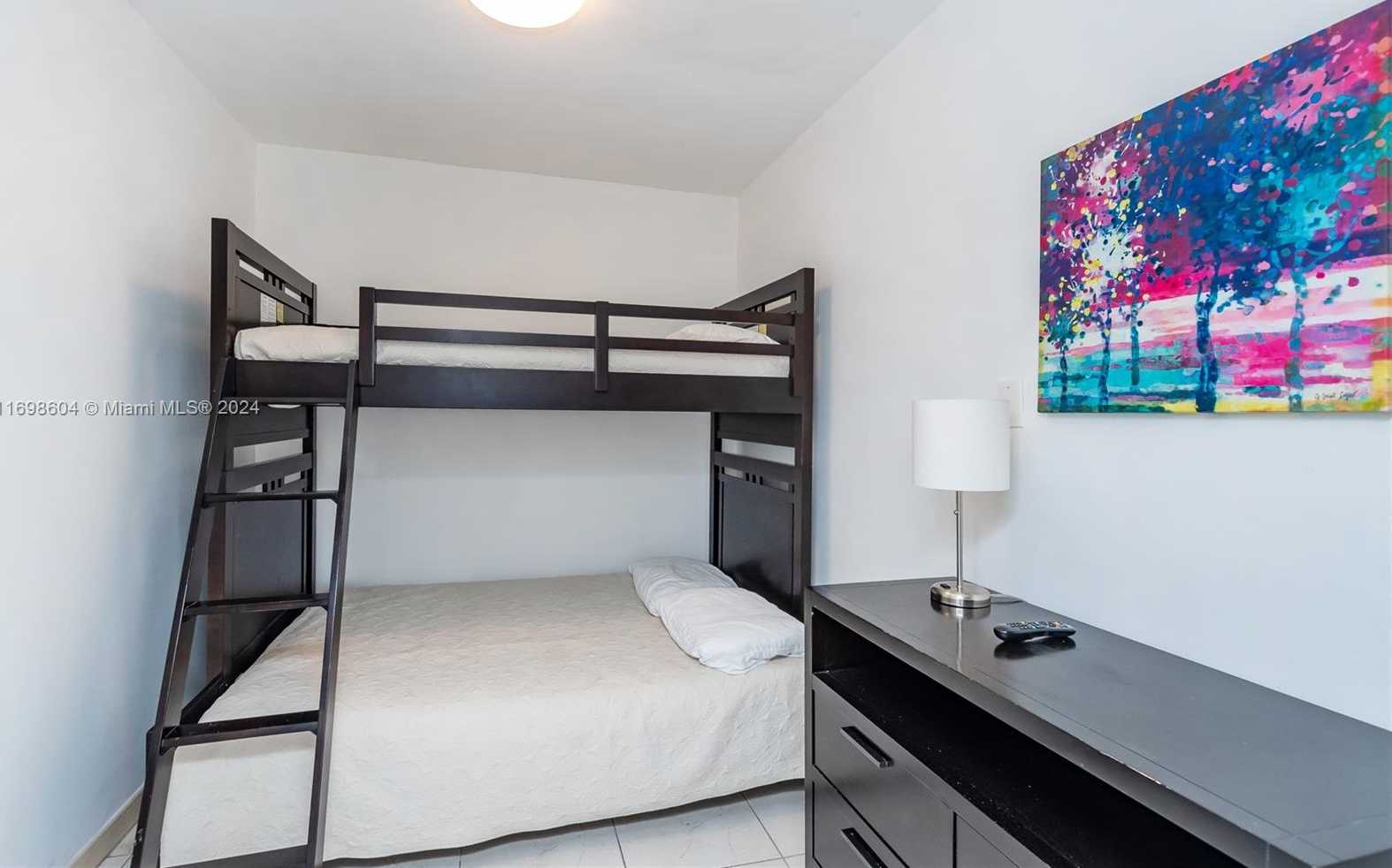 Small Image of 5601 COLLINS AVE #1710, Miami Beach Number 5