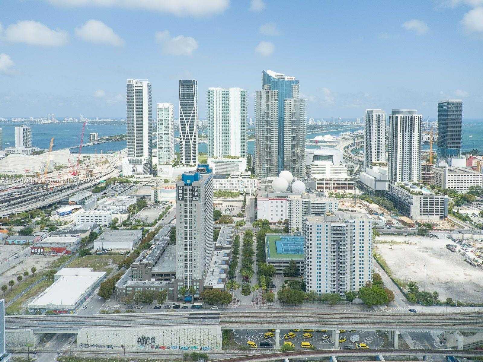 Small Image of 800 S Miami Ave, Miami, FL 33130, USA Number 3