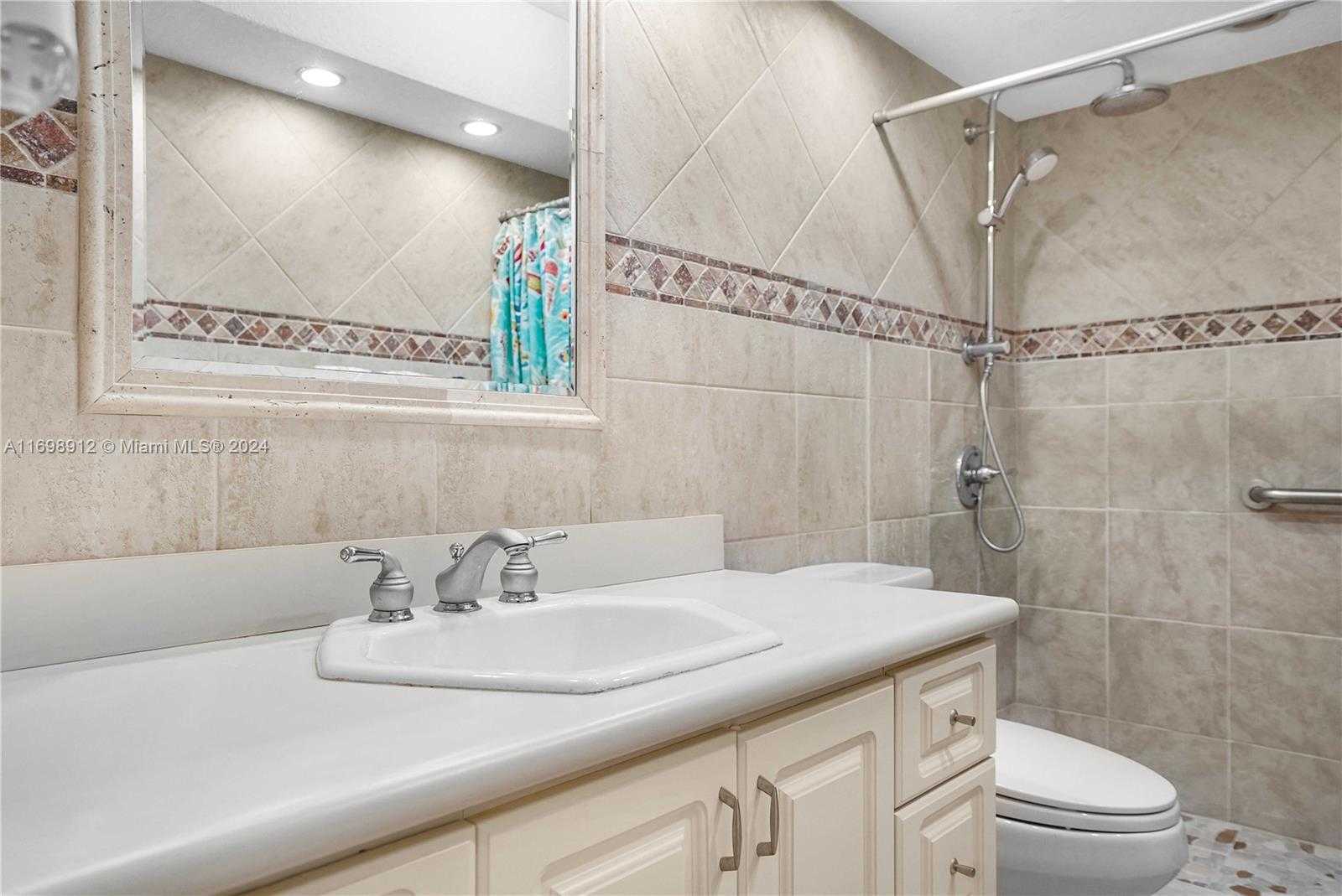 Small Image of 5005 COLLINS AVE #714, Miami Beach Number 17
