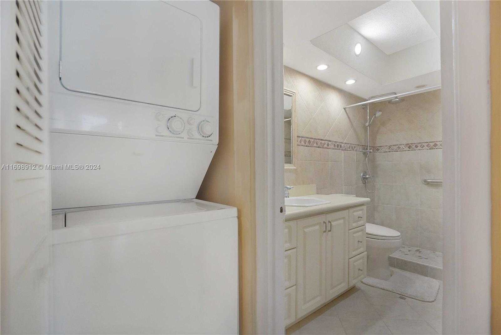 Small Image of 5005 COLLINS AVE #714, Miami Beach Number 18
