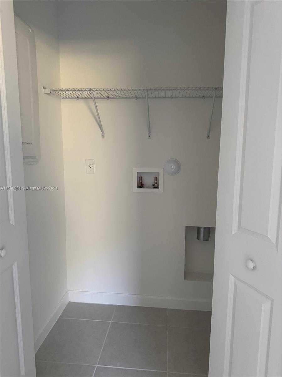 Small Image of 18669 SOUTH WEST 136 AVE #1, Miami Number 10