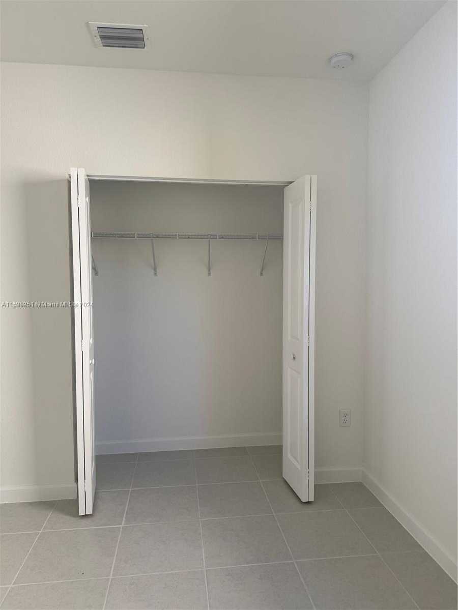 Small Image of 18669 SOUTH WEST 136 AVE #1, Miami Number 11