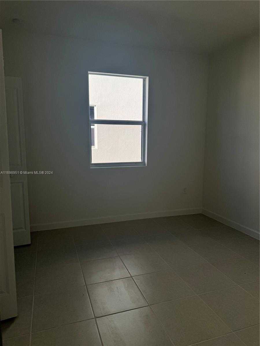 Small Image of 18669 SOUTH WEST 136 AVE #1, Miami Number 13