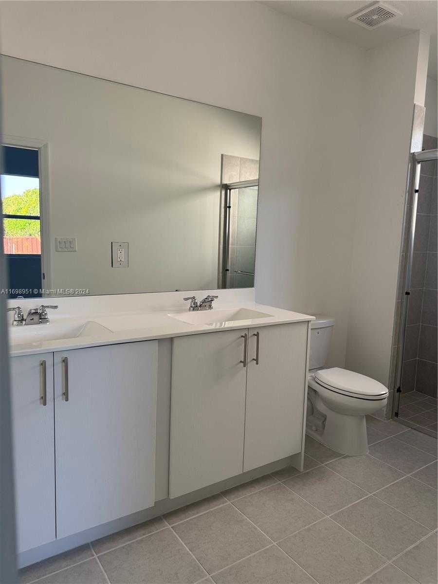 Small Image of 18669 SOUTH WEST 136 AVE #1, Miami Number 14