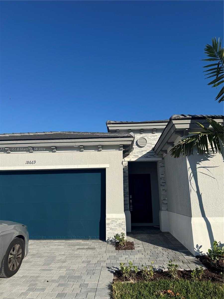 Small Image of 18669 SOUTH WEST 136 AVE #1, Miami Number 20