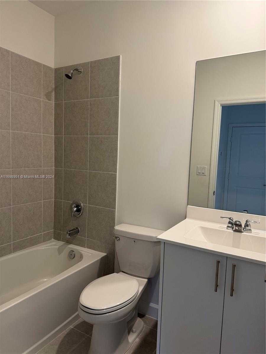 Small Image of 18669 SOUTH WEST 136 AVE #1, Miami Number 22