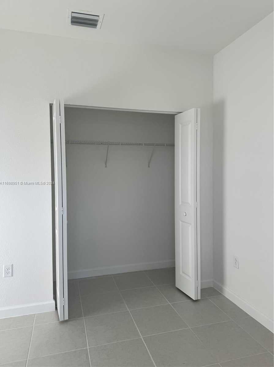 Small Image of 18669 SOUTH WEST 136 AVE #1, Miami Number 25