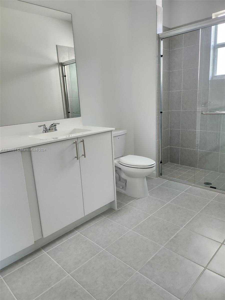 Small Image of 18669 SOUTH WEST 136 AVE #1, Miami Number 29