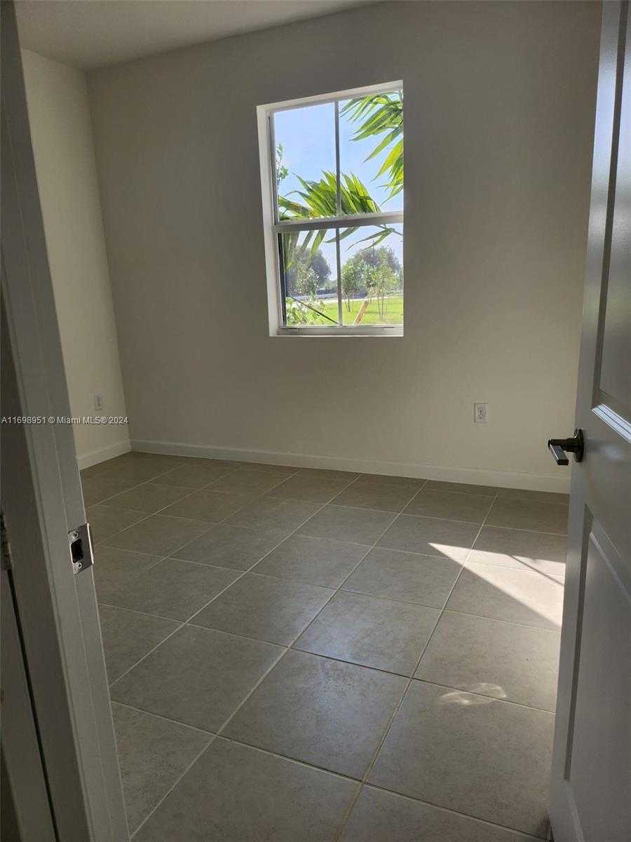 Small Image of 18669 SOUTH WEST 136 AVE #1, Miami Number 30