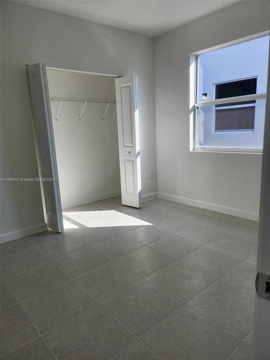 Small Image of 18669 SOUTH WEST 136 AVE #1, Miami Number 33