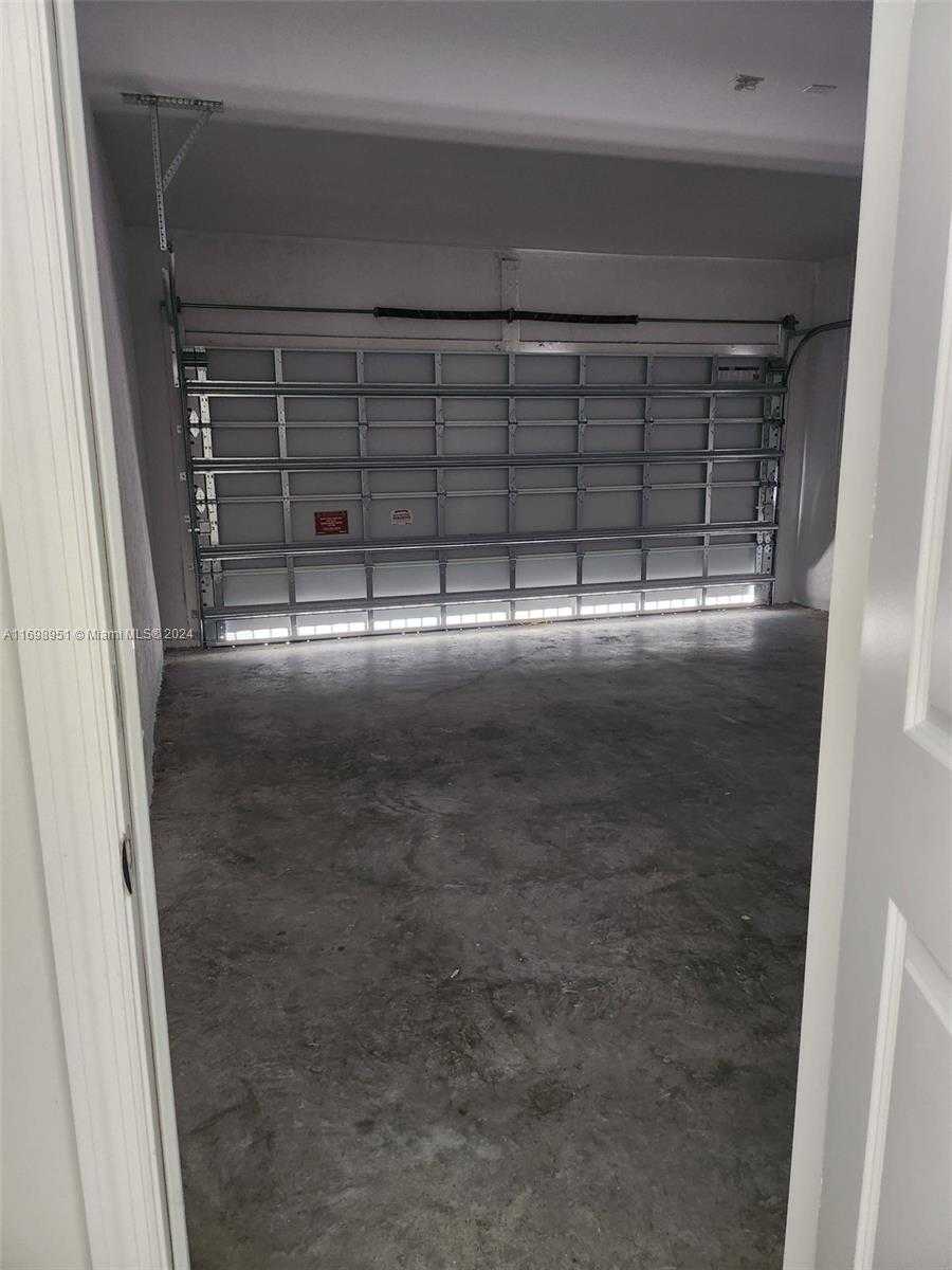 Small Image of 18669 SOUTH WEST 136 AVE #1, Miami Number 35