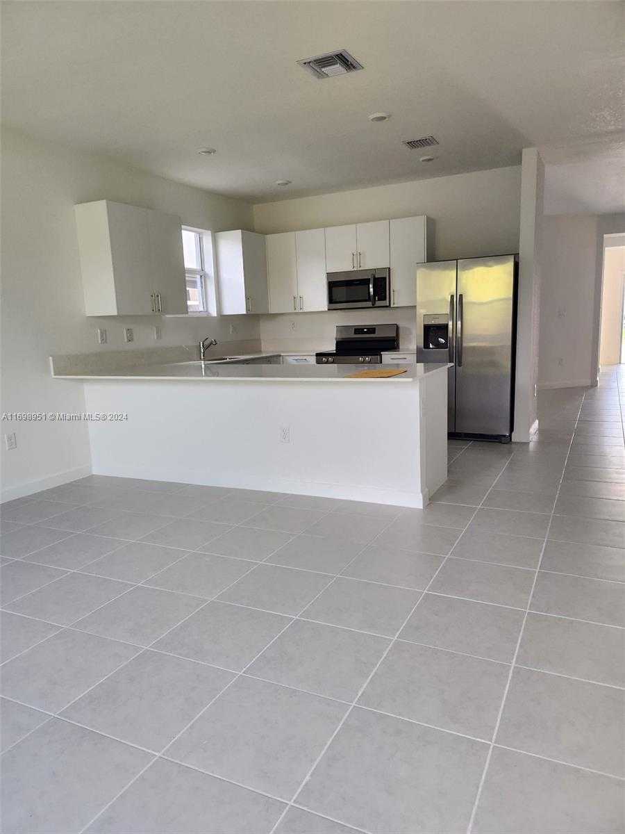 Small Image of 18669 SOUTH WEST 136 AVE #1, Miami Number 39