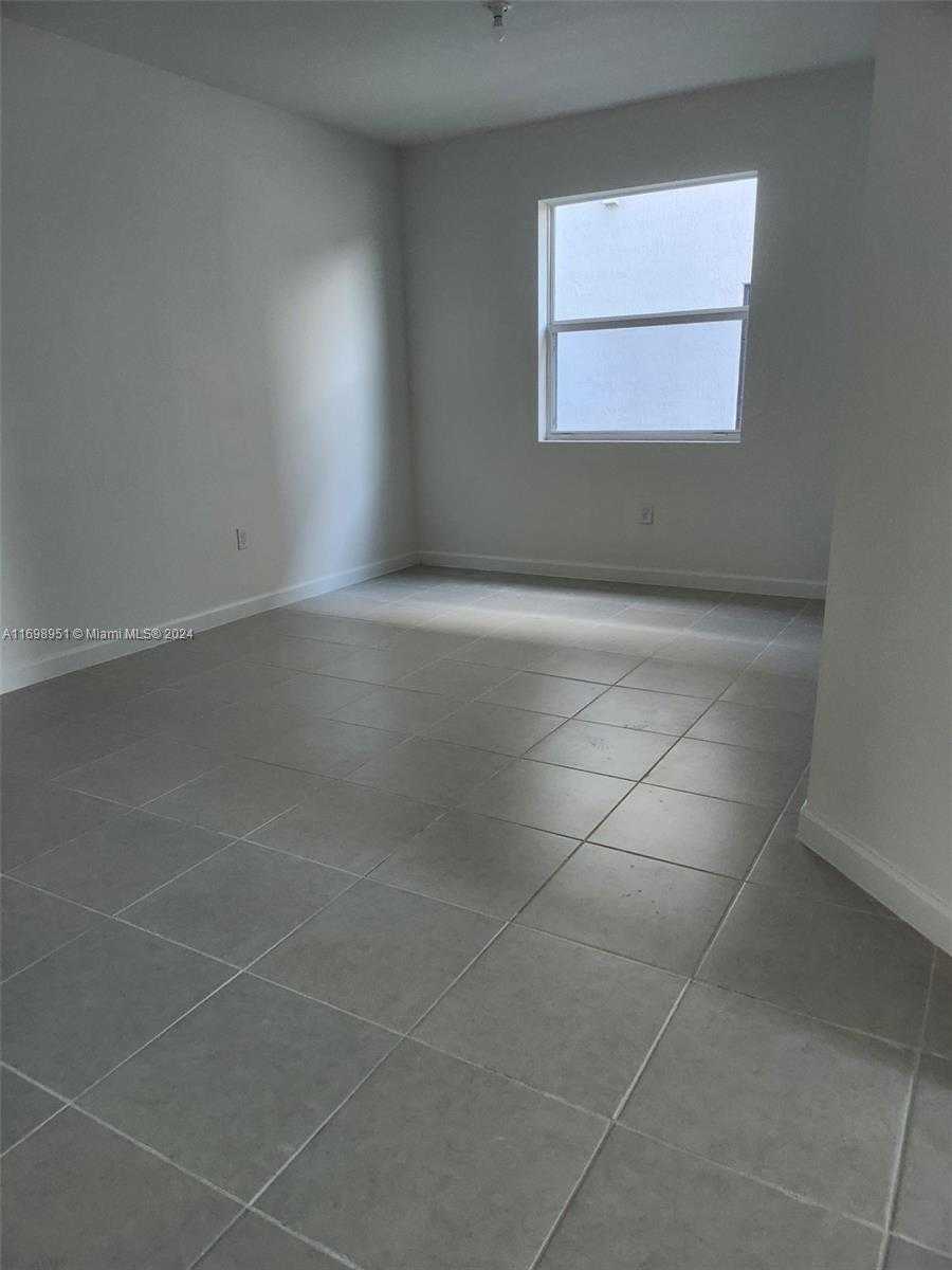 Small Image of 18669 SOUTH WEST 136 AVE #1, Miami Number 40
