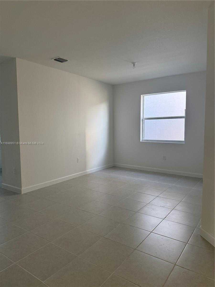 Small Image of 18669 SOUTH WEST 136 AVE #1, Miami Number 6