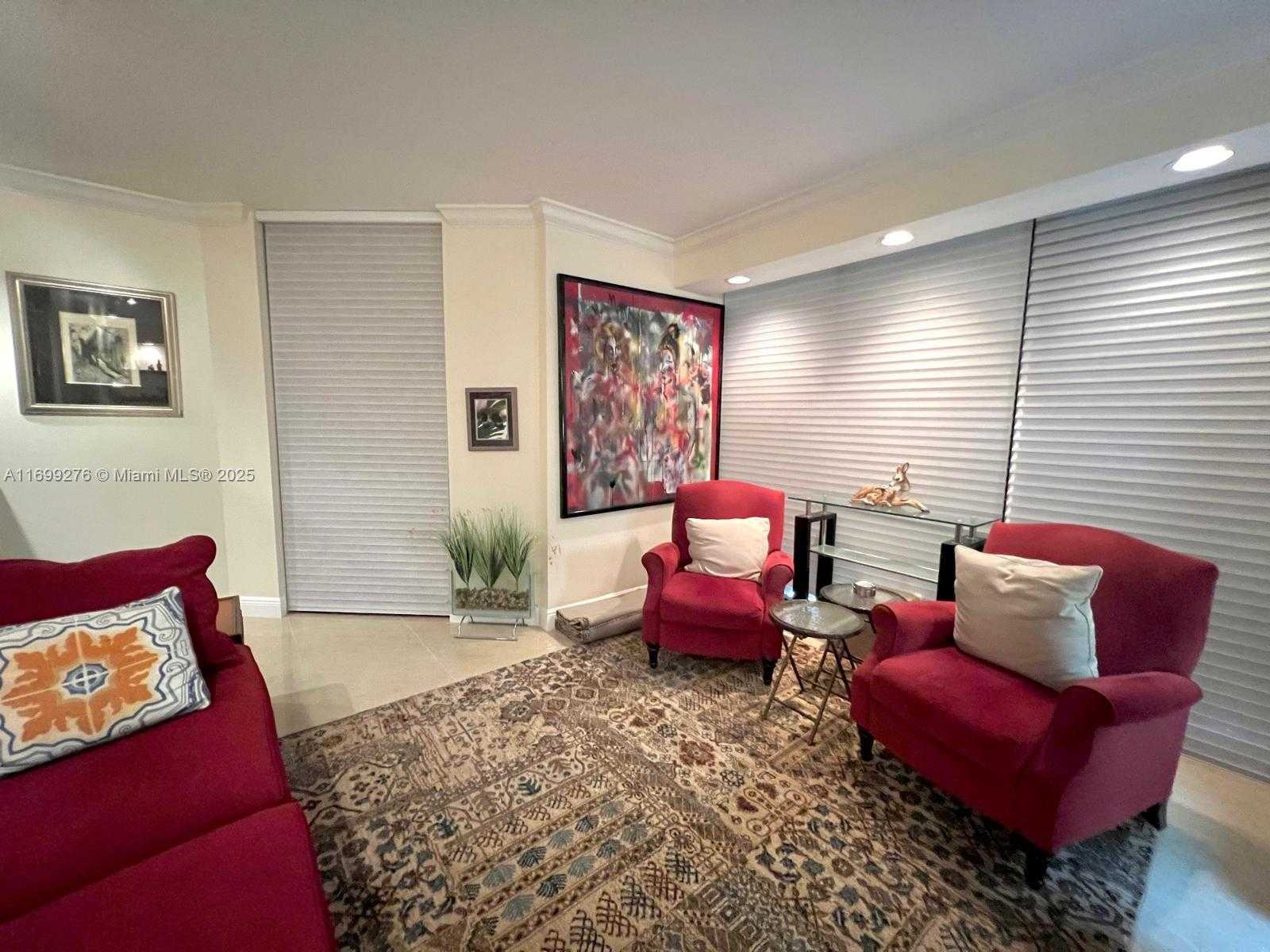 Small Image of 20191 #2004, Aventura Number 10