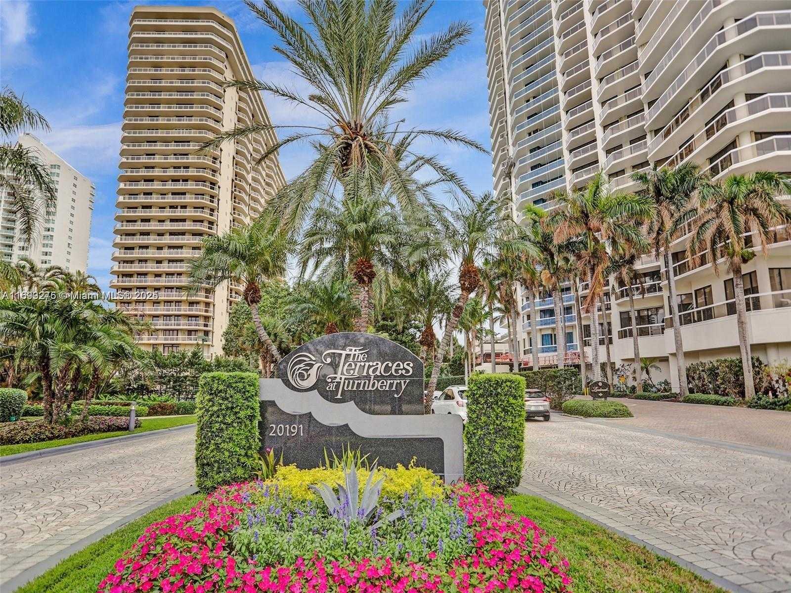 Small Image of 20191 #2004, Aventura Number 40