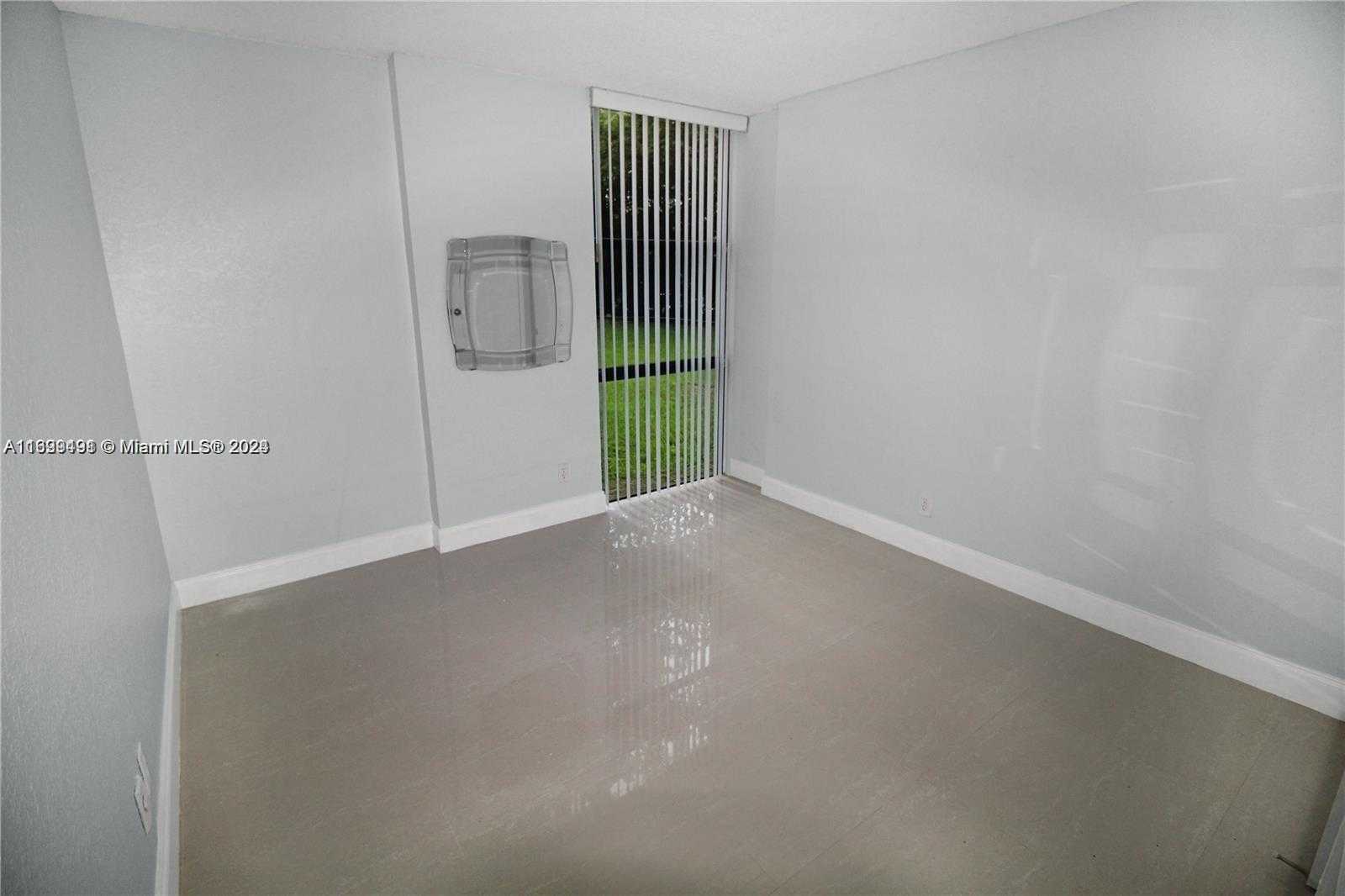 Small Image of 17021 NORTH BAY RD #105, Sunny Isles Beach Number 3
