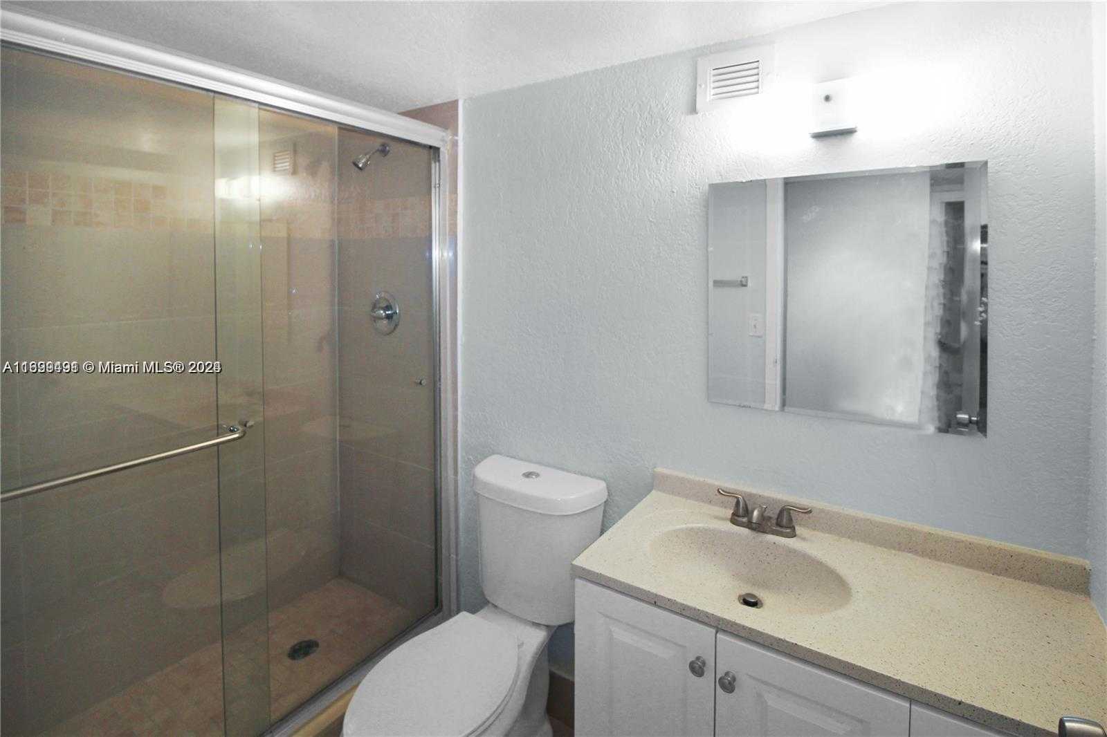 Small Image of 17021 NORTH BAY RD #105, Sunny Isles Beach Number 4