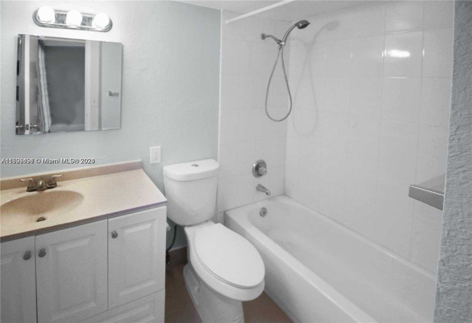 Small Image of 17021 NORTH BAY RD #105, Sunny Isles Beach Number 6