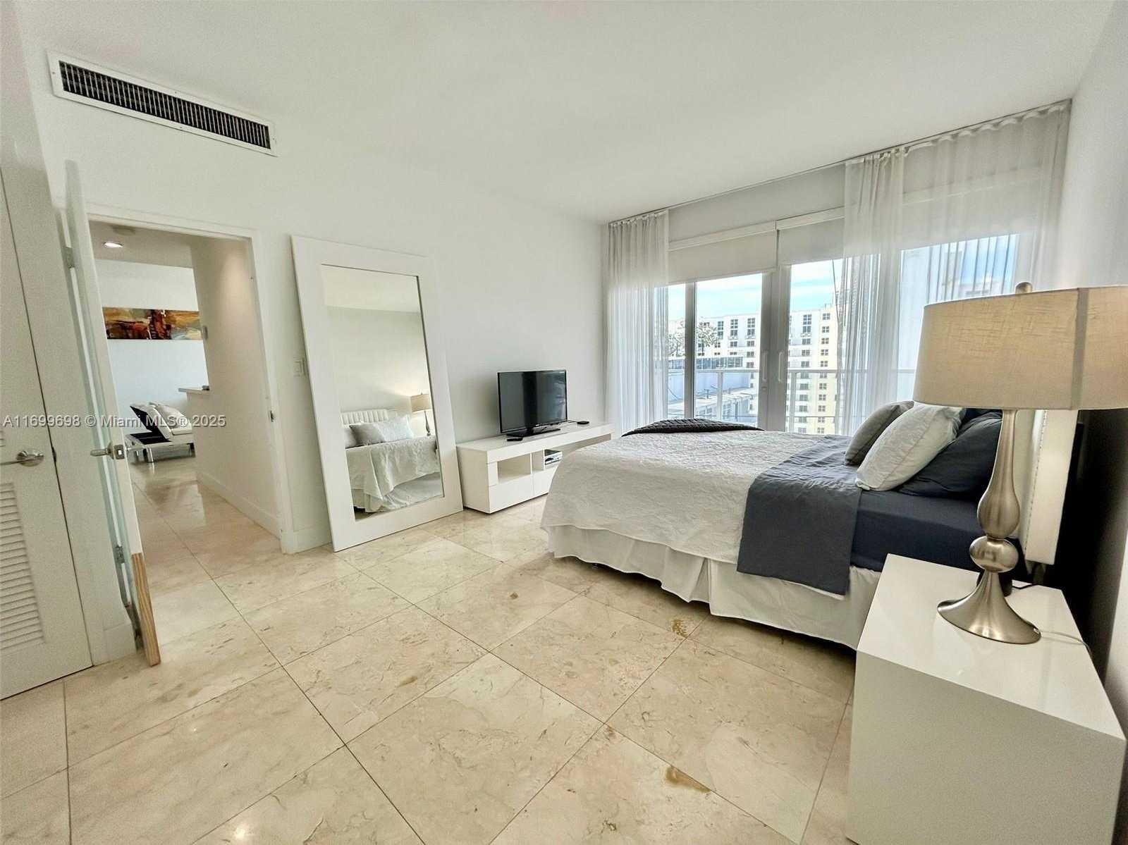 Small Image of 100 LINCOLN RD #PH14, Miami Beach Number 11