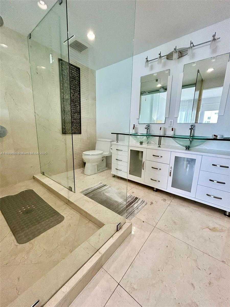 Small Image of 100 LINCOLN RD #PH14, Miami Beach Number 15