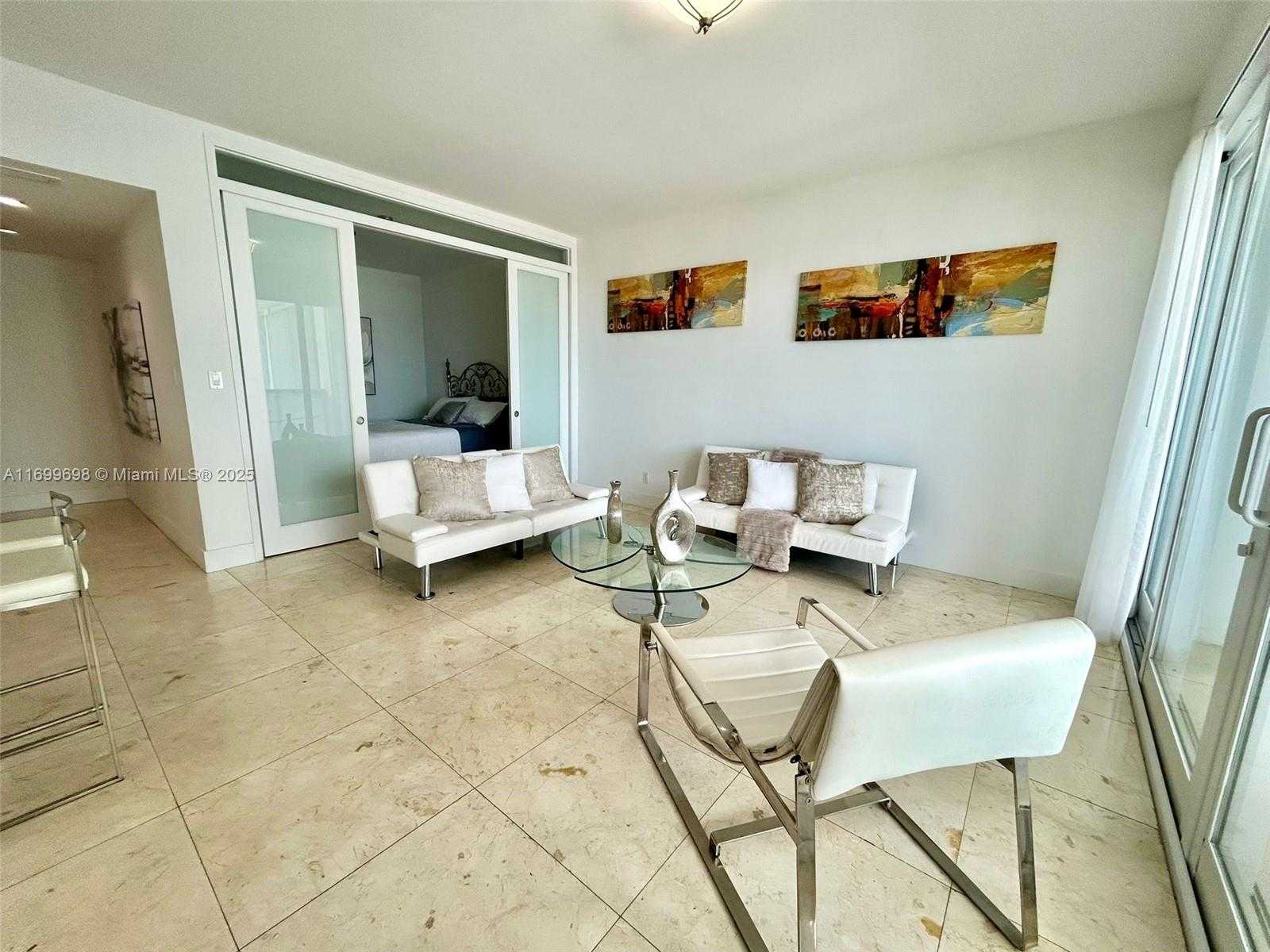 Small Image of 100 LINCOLN RD #PH14, Miami Beach Number 2