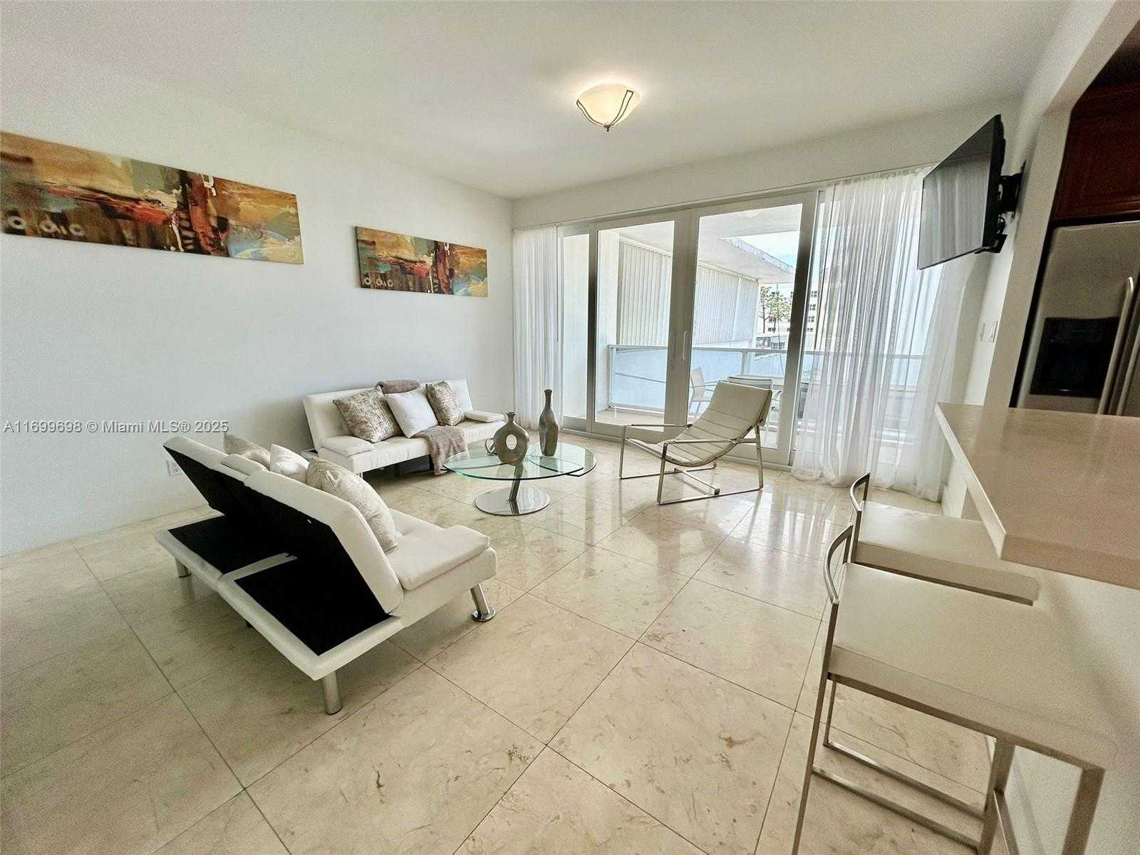 Small Image of 100 LINCOLN RD #PH14, Miami Beach Number 3