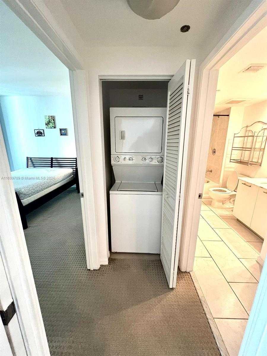 Small Image of 951 BRICKELL AVE #709, Miami Number 8