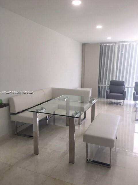 Small Image of 1408 BRICKELL BAY DR #1002, Miami Number 12