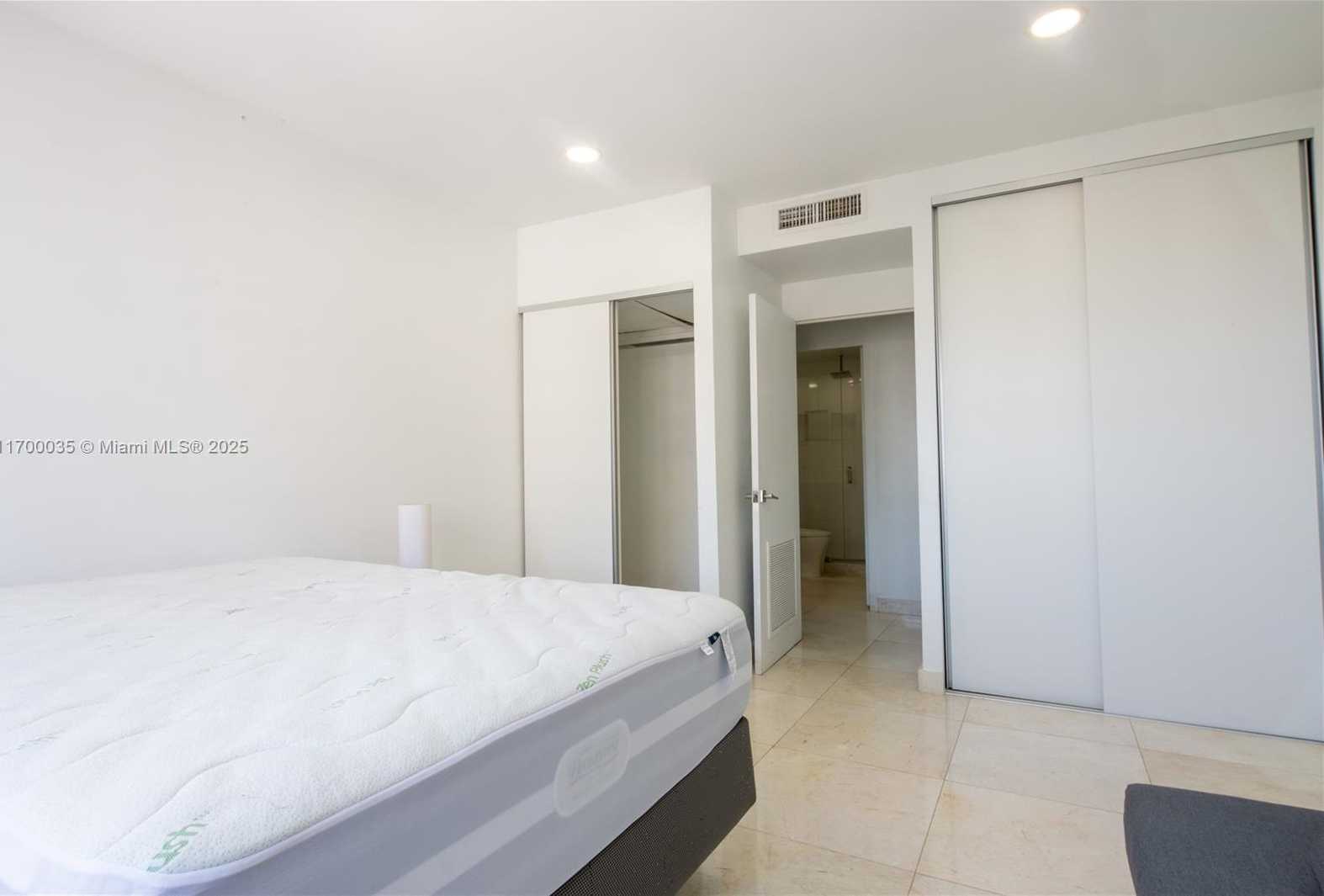 Small Image of 1408 BRICKELL BAY DR #1002, Miami Number 31