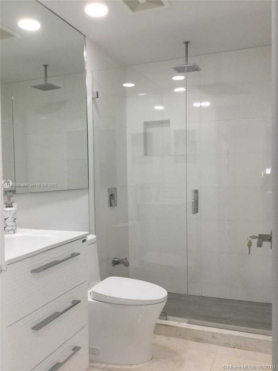Small Image of 1408 BRICKELL BAY DR #1002, Miami Number 9