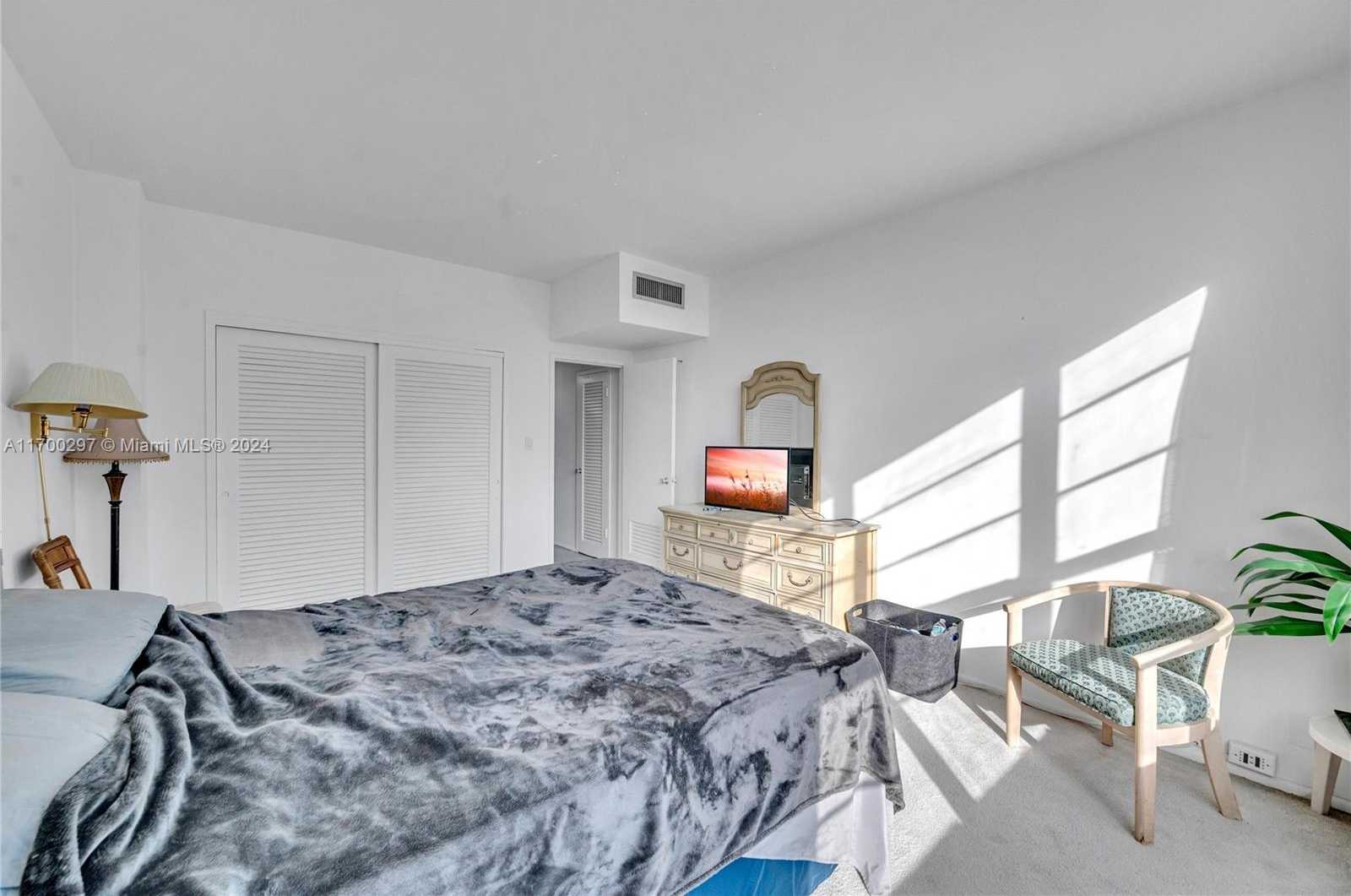 Small Image of 4747 COLLINS AVE #411, Miami Beach Number 20