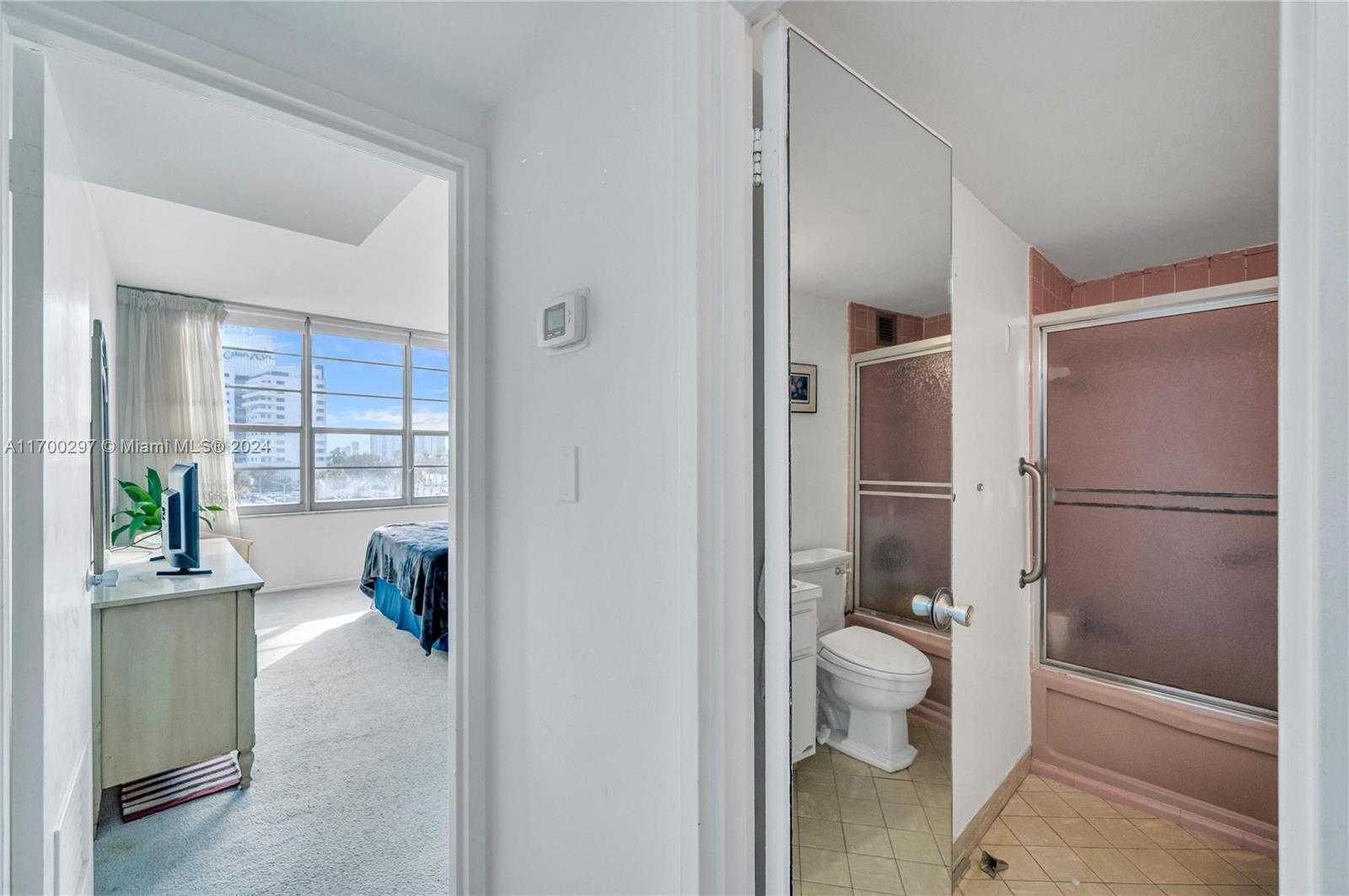 Small Image of 4747 COLLINS AVE #411, Miami Beach Number 23