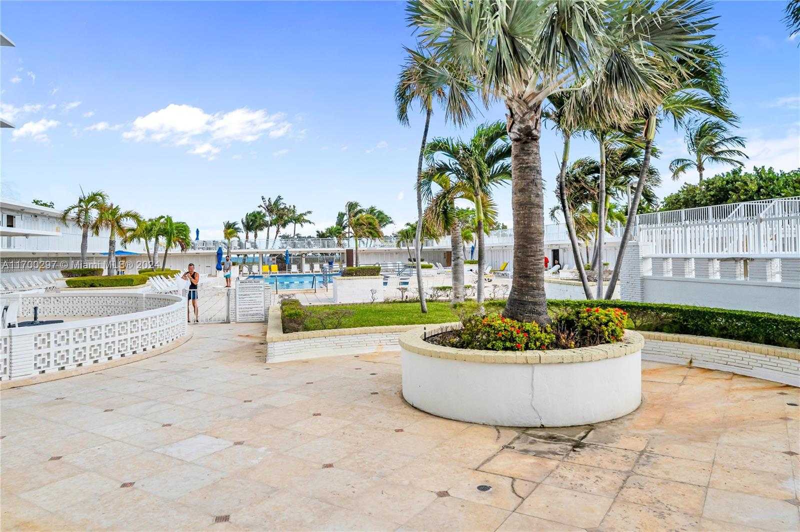 Small Image of 4747 COLLINS AVE #411, Miami Beach Number 34