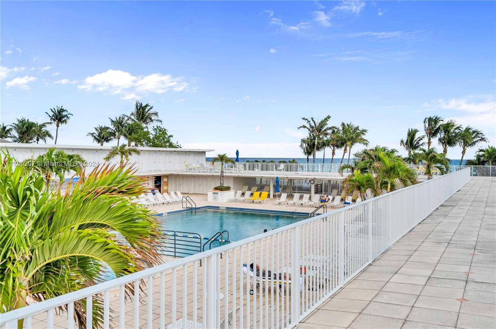 Small Image of 4747 COLLINS AVE #411, Miami Beach Number 36