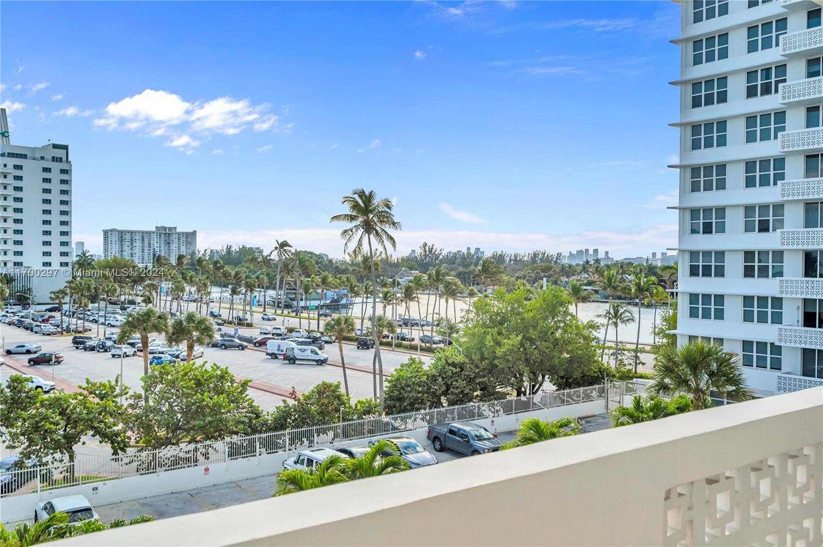 Small Image of 4747 COLLINS AVE #411, Miami Beach Number 4