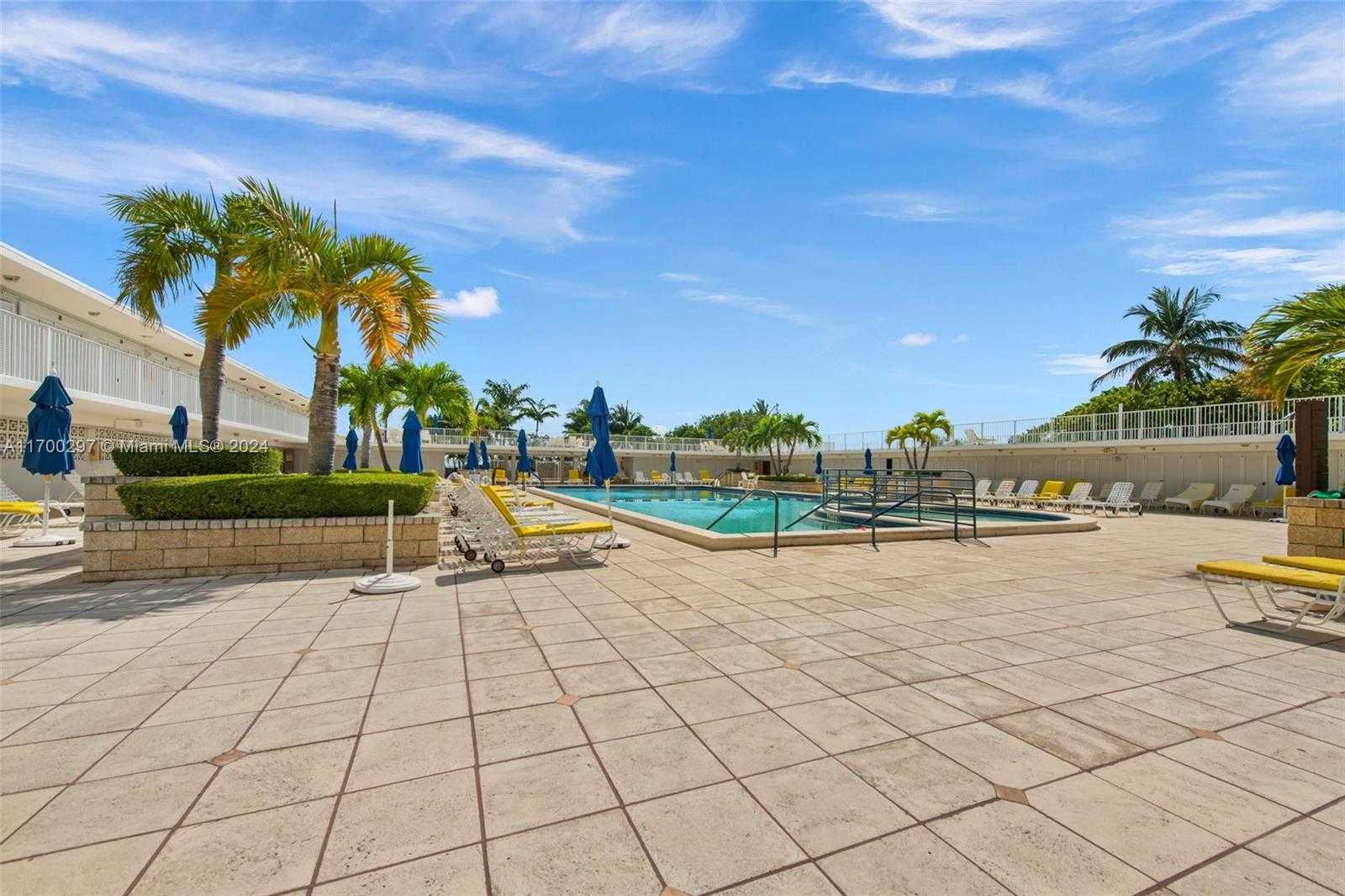 Small Image of 4747 COLLINS AVE #411, Miami Beach Number 45