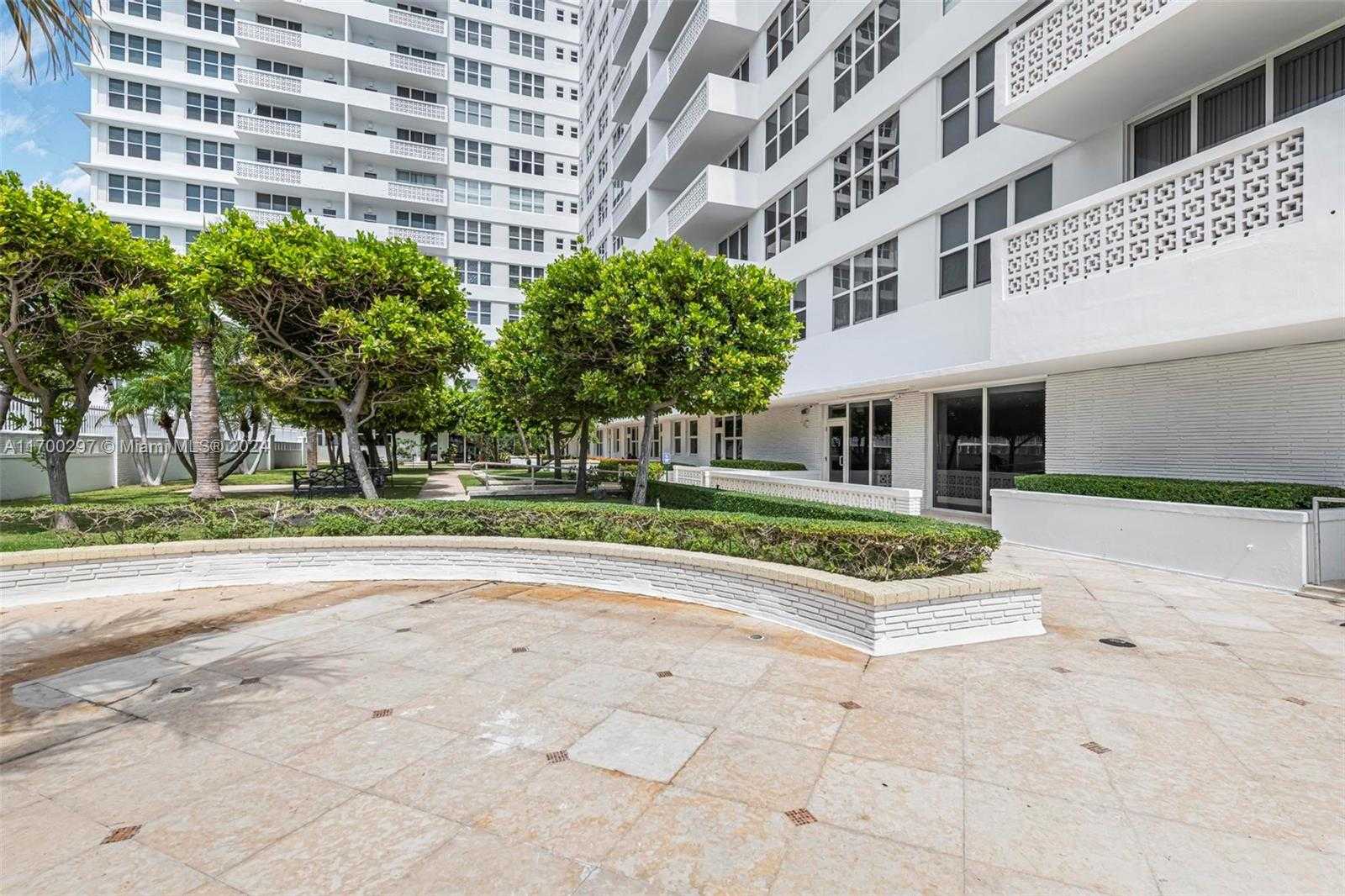 Small Image of 4747 COLLINS AVE #411, Miami Beach Number 50
