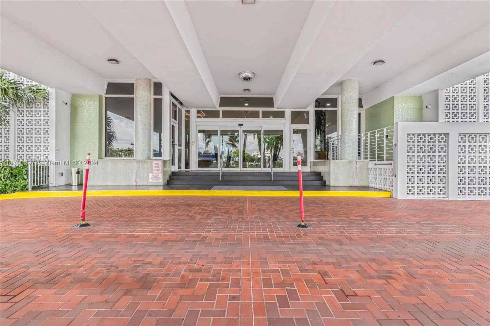 Small Image of 4747 COLLINS AVE #411, Miami Beach Number 55