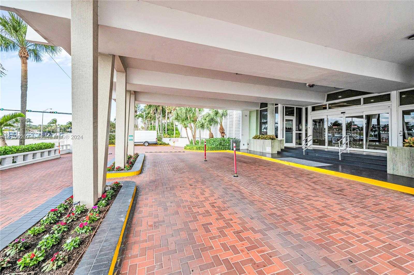 Small Image of 4747 COLLINS AVE #411, Miami Beach Number 57